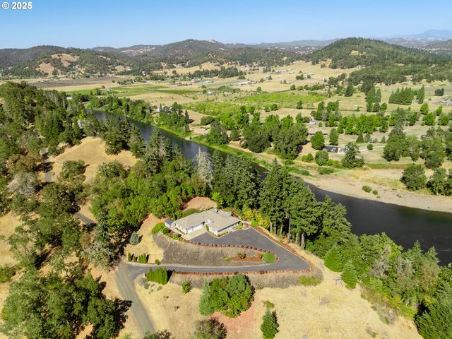 790 TRANQUIL Ln, Roseburg, OR 97471