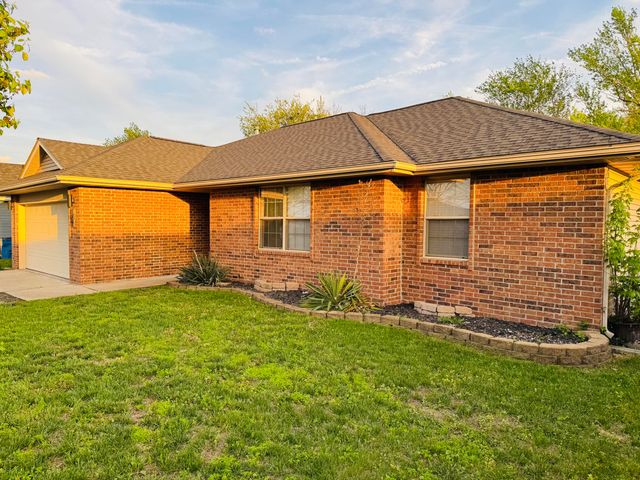 142 W Trail Point Drive, Nixa, MO 65714