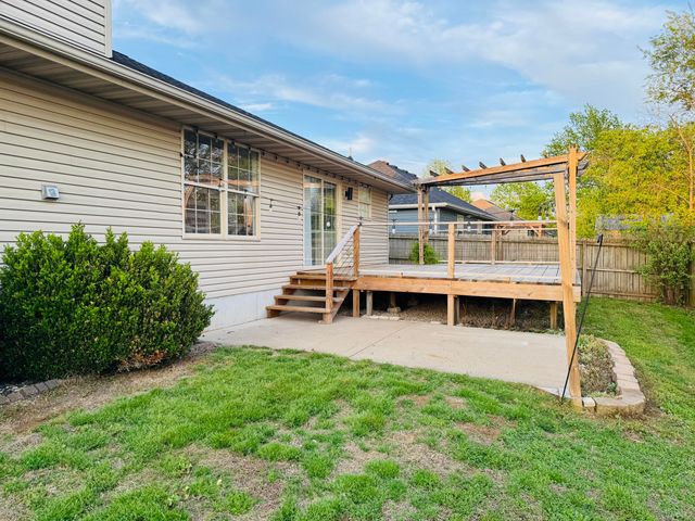 142 W Trail Point Drive, Nixa, MO 65714