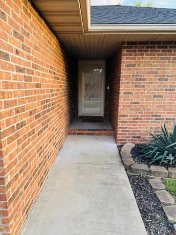 142 W Trail Point Drive, Nixa, MO 65714