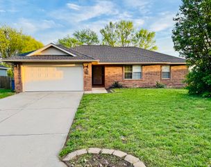 142 W Trail Point Drive, Nixa, MO 65714