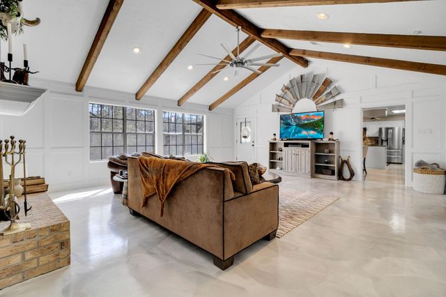 233 Pebble Creek, Livingston, TX 77351