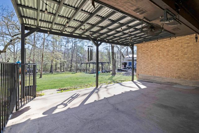 233 Pebble Creek, Livingston, TX 77351