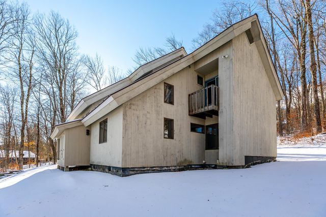 7 Round Tree Road, Winhall, VT 05340