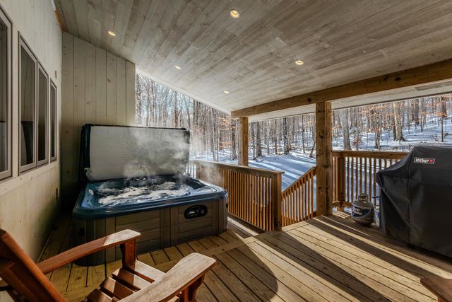 7 Round Tree Road, Winhall, VT 05340