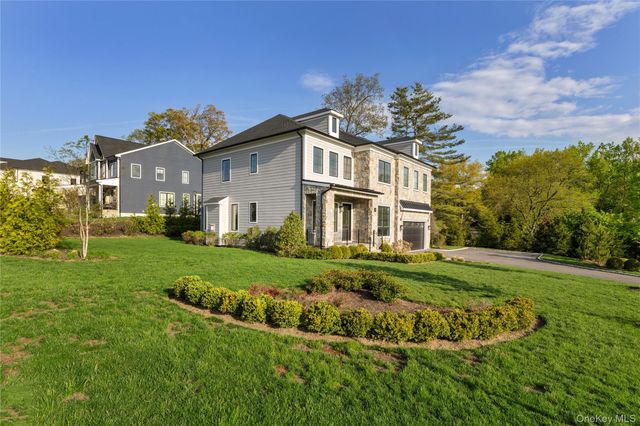 1 Sequoia Circle, Manhasset, NY 11030