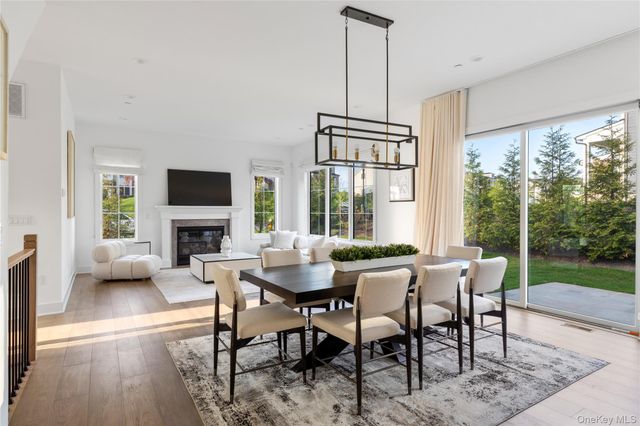1 Sequoia Circle, Manhasset, NY 11030
