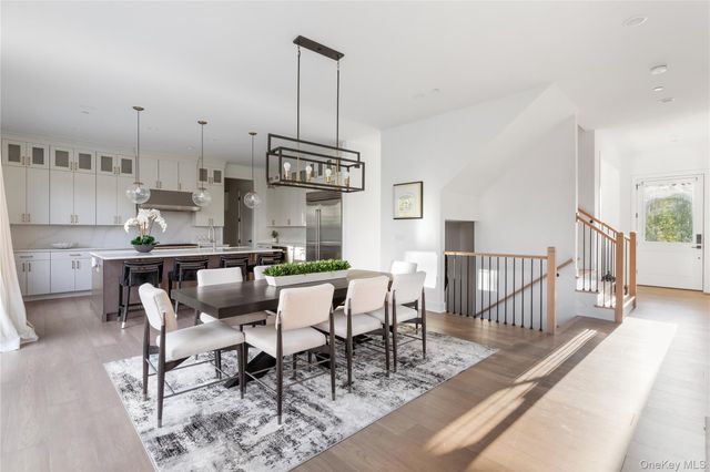 1 Sequoia Circle, Manhasset, NY 11030