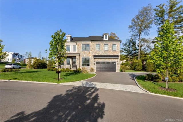 1 Sequoia Circle, Manhasset, NY 11030