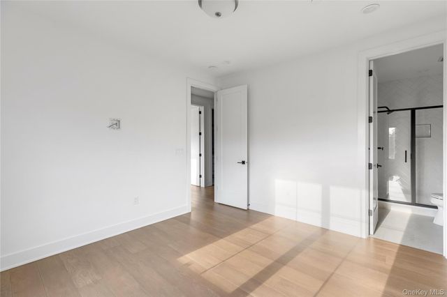 1 Sequoia Circle, Manhasset, NY 11030