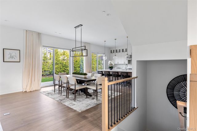 1 Sequoia Circle, Manhasset, NY 11030