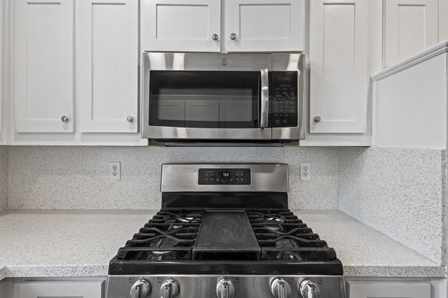 305 Virginia Avenue, Waxahachie, TX 75165