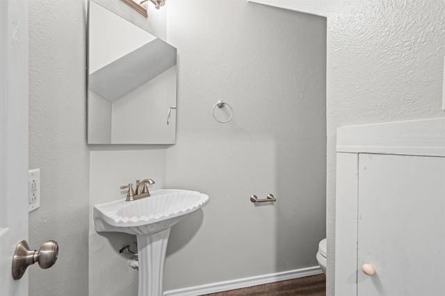 305 Virginia Avenue, Waxahachie, TX 75165