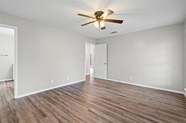 305 Virginia Avenue, Waxahachie, TX 75165