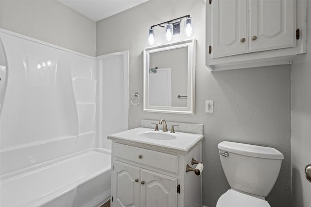 305 Virginia Avenue, Waxahachie, TX 75165