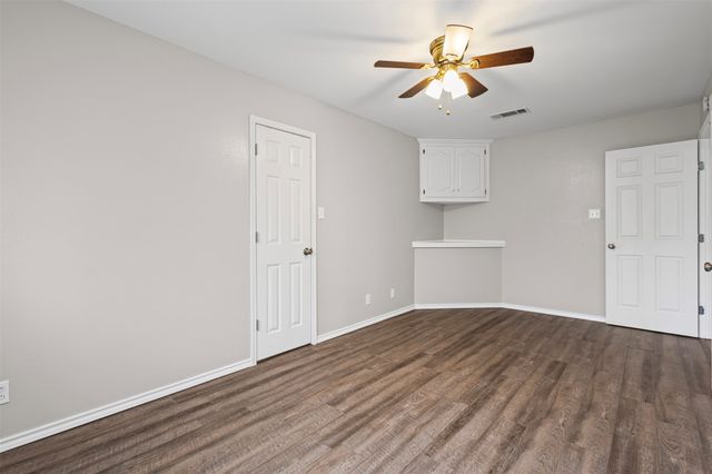 305 Virginia Avenue, Waxahachie, TX 75165