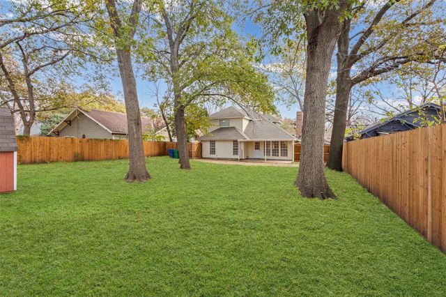 305 Virginia Avenue, Waxahachie, TX 75165