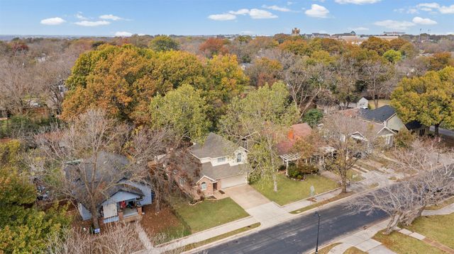 305 Virginia Avenue, Waxahachie, TX 75165