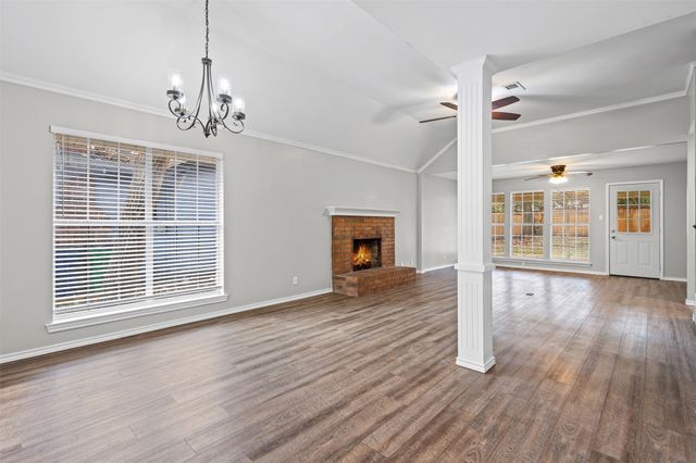 305 Virginia Avenue, Waxahachie, TX 75165