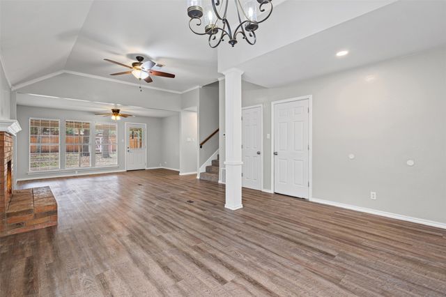 305 Virginia Avenue, Waxahachie, TX 75165