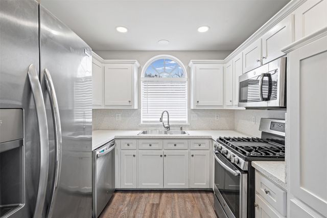 305 Virginia Avenue, Waxahachie, TX 75165