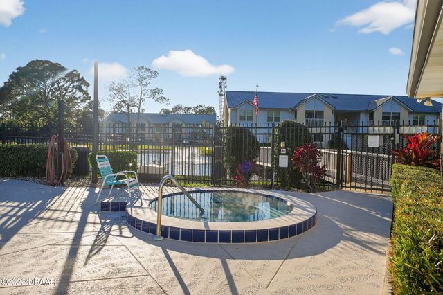 101 Bent Tree Dr Apt 5, Daytona Beach, FL 32114
