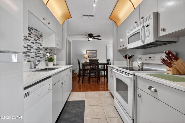 101 Bent Tree Dr Apt 5, Daytona Beach, FL 32114