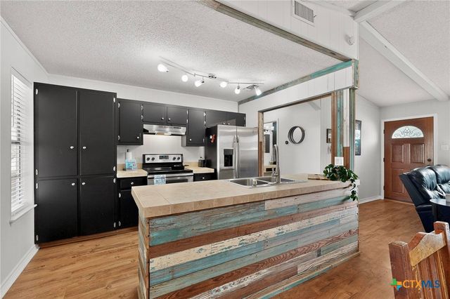 1336 Charter Oak Drive, Canyon Lake, TX 78133