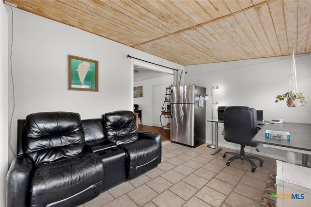 1336 Charter Oak Drive, Canyon Lake, TX 78133