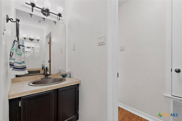 1336 Charter Oak Drive, Canyon Lake, TX 78133