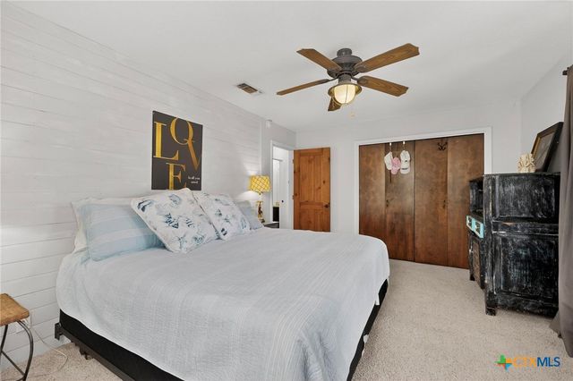 1336 Charter Oak Drive, Canyon Lake, TX 78133