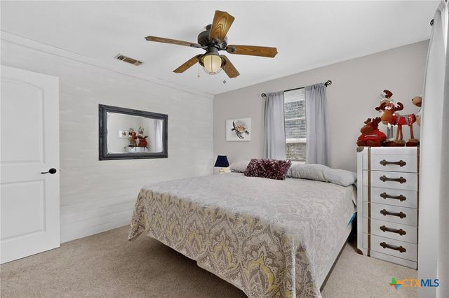 1336 Charter Oak Drive, Canyon Lake, TX 78133