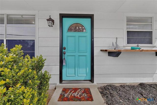 1336 Charter Oak Drive, Canyon Lake, TX 78133