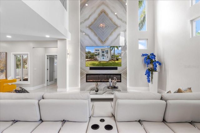 375 WELLINGTON AVENUE, Oldsmar, FL 34677