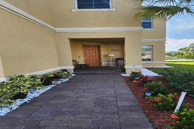 1998 NW Cataluna Circle, Port St. Lucie, FL 34986