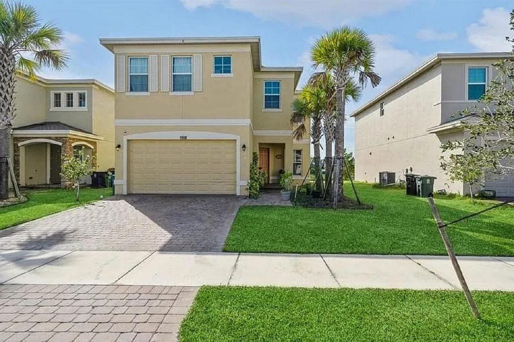 1998 NW Cataluna Circle, Port St. Lucie, FL 34986