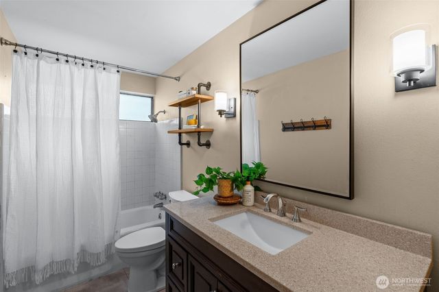 4806 95th Avenue W, University Place, WA 98467