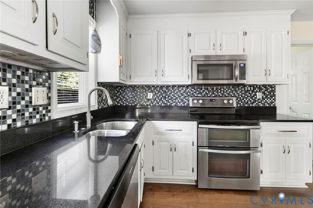 7506 Winning Colors Ct, Midlothian, VA 23112