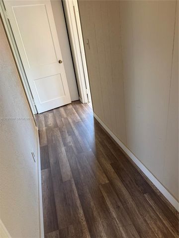 1422 NW 26th Avenue top, Miami, FL 33125