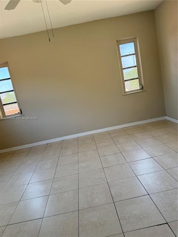 1422 NW 26th Avenue top, Miami, FL 33125