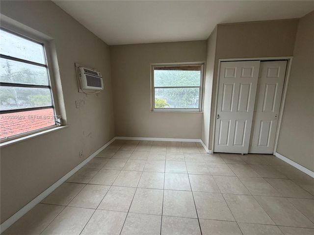 1422 NW 26th Avenue top, Miami, FL 33125