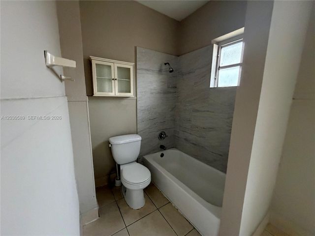 1422 NW 26th Avenue top, Miami, FL 33125