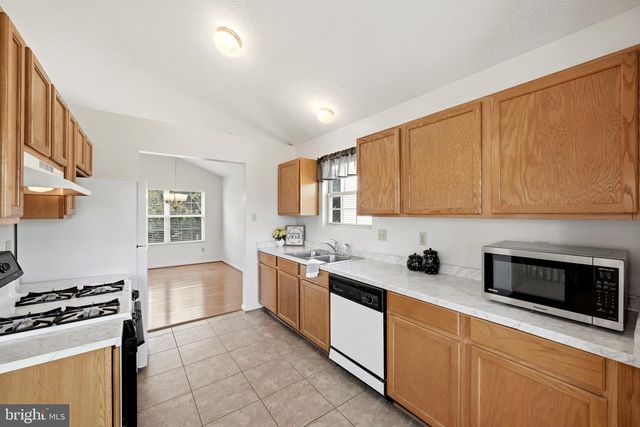 123 FAIRFAX DR, Stephens City, VA 22655