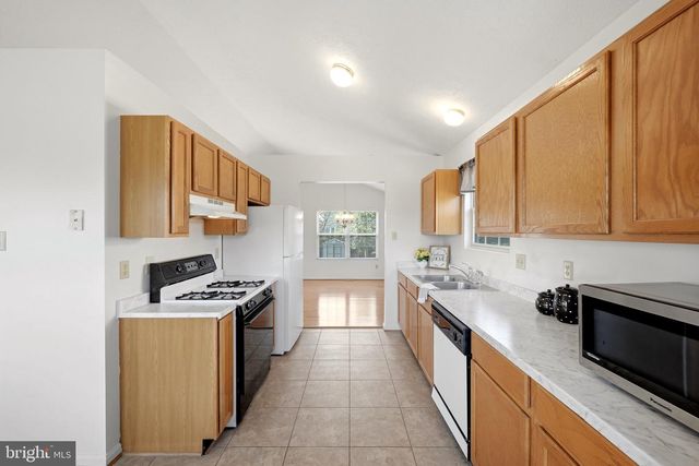 123 FAIRFAX DR, Stephens City, VA 22655