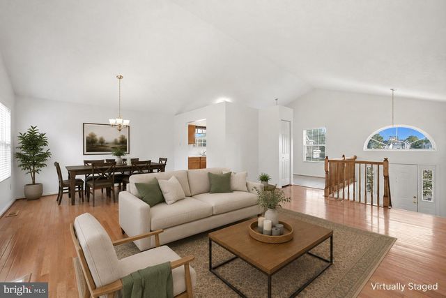 123 FAIRFAX DR, Stephens City, VA 22655