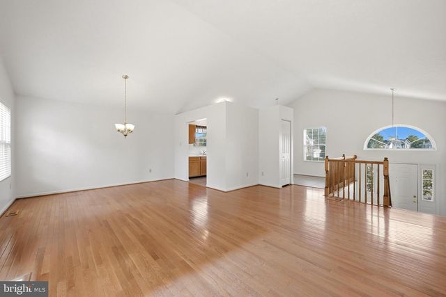 123 FAIRFAX DR, Stephens City, VA 22655