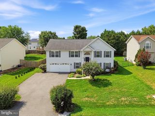123 FAIRFAX DR, Stephens City, VA 22655