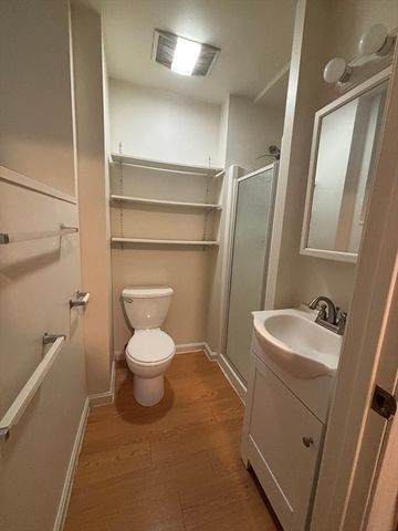 2 Shepherd Ave 3, Boston, MA 02115