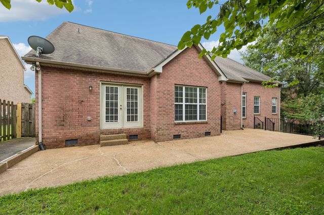 2205 Maple Grove Ln, Nashville, TN 37211