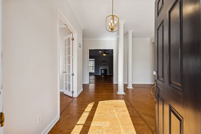 2205 Maple Grove Ln, Nashville, TN 37211